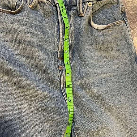 Good American Skinny Jeans in Classic Blue - Picture 4 of 7